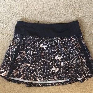 Lululemon skirt size 2 mint condition